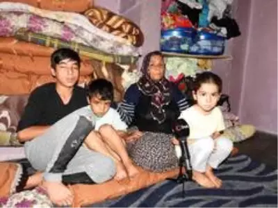 Şehrin göbeğinde 10 yıldır karanlıkta yaşıyorlar Şehrin göbeğinde 10 yıldır karanlıkta yaşıyorlar