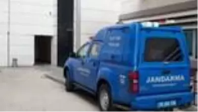 Silahla oynayan çocuk silahın ateş alması sonucu hayatını kaybetti Silahla oynayan çocuk silahın ateş alması sonucu hayatını kaybetti