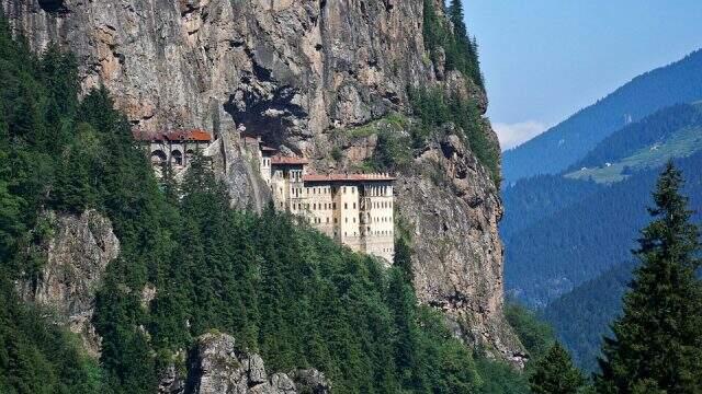 Trabzon'da gezilecek yerler nerelerdir? Trabzon'a ne zaman gidilir? Trabzon meşhur yemekleri nelerdir? Trabzon'da gezilecek yerler nerelerdir? Trabzon'a ne zaman gidilir? Trabzon meşhur yemekleri nelerdir?