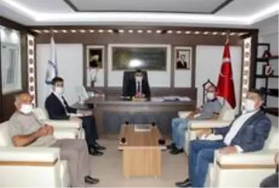 Başkan Koyuncu'ya yeni hizmet binası için 'hayırlı olsun' ziyareti Başkan Koyuncu'ya yeni hizmet binası için 'hayırlı olsun' ziyareti