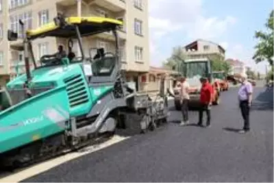 Başkan Yüksel asfaltlama çalışmalarını yerinde inceledi