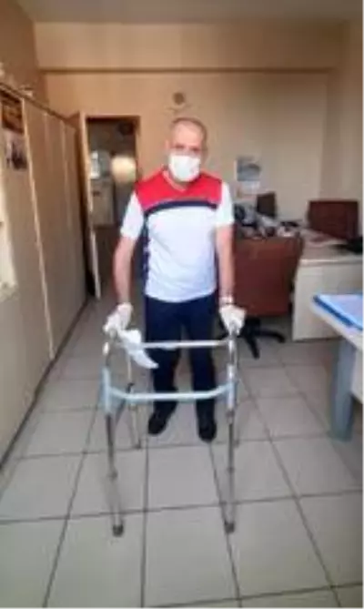 Son dakika... Bir aylık maaşını Milli Dayanışma Kampanyası'na bağışladı Son dakika... Bir aylık maaşını Milli Dayanışma Kampanyası'na bağışladı