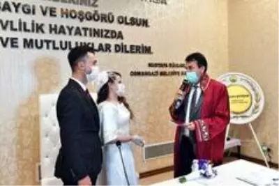 Çarşıda söz verdi, nikâhlarını kıydı Çarşıda söz verdi, nikâhlarını kıydı