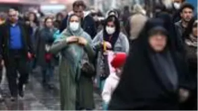 İkinci dalganın yaşandığı İran'da son 24 saatte 2 bin 238 vaka tespit edildi İkinci dalganın yaşandığı İran'da son 24 saatte 2 bin 238 vaka tespit edildi