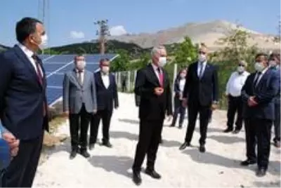 Isparta Valisi Seymenoğlu GES'te incelemelerde bulundu Isparta Valisi Seymenoğlu GES'te incelemelerde bulundu