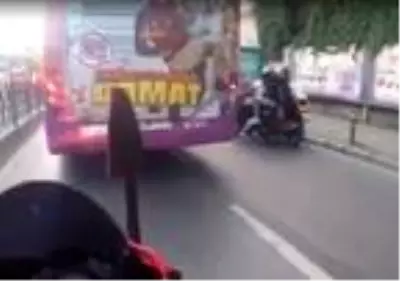 Kabataş'ta motosikletlilerin çarpışma anı kask kamerasında