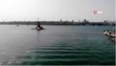 Kısıtlamanın kalkmasıyla Kız Kulesi'ne karşı Boğaz'da yüzdüler Kısıtlamanın kalkmasıyla Kız Kulesi'ne karşı Boğaz'da yüzdüler