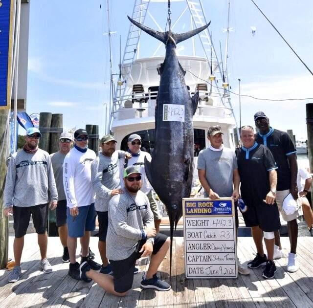 Michael Jordan, ekibiyle birlikte katıldığı bir etkinlikte 201 kiloluk balık avladı Michael Jordan, ekibiyle birlikte katıldığı bir etkinlikte 201 kiloluk balık avladı