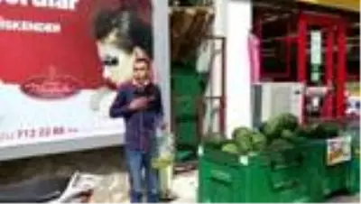 MUĞLA Zabıtaya kızıp kendini yakmaya kalktı MUĞLA Zabıtaya kızıp kendini yakmaya kalktı