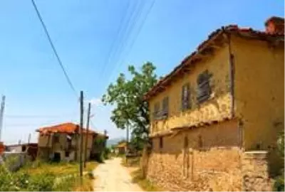 Osmaneli'nin kanatlı tavuk üretimindeki yükselişi sürüyor Osmaneli'nin kanatlı tavuk üretimindeki yükselişi sürüyor