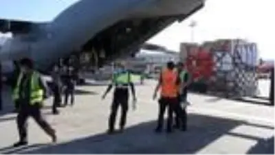 Türkiye'den tıbbi yardım taşıyan uçak başkent Kabil'e indi Türkiye'den tıbbi yardım taşıyan uçak başkent Kabil'e indi