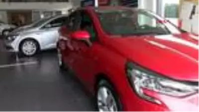 ANTALYA Vatandaş taşıt için krediye koştu, banka ve noterlerde kuyruk oluştu ANTALYA Vatandaş taşıt için krediye koştu, banka ve noterlerde kuyruk oluştu