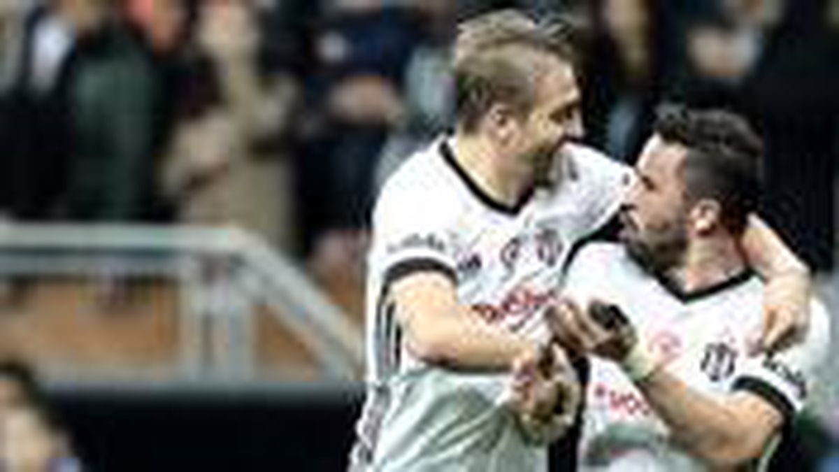 Beşiktaş Başkanı Çebi: Caner ve Gökhan ile ilgili kararı sezon sonu vereceğiz