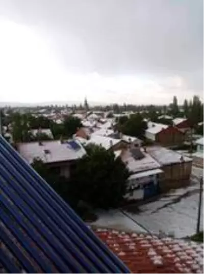 Son dakika haber | Dolu yağışı sonrası köy beyaza büründü