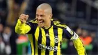 Fenerbahçe-Kayserispor maçında Alex, karton taraftar şeklinde tribünde olacak Fenerbahçe-Kayserispor maçında Alex, karton taraftar şeklinde tribünde olacak