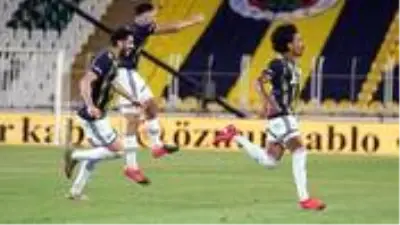 Fenerbahçe, sahasında Hes Kablo Kayserispor'u 2-1 mağlup etti Fenerbahçe, sahasında Hes Kablo Kayserispor'u 2-1 mağlup etti