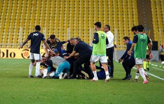 Fenerbahçe, sahasında Hes Kablo Kayserispor'u 2-1 mağlup etti Fenerbahçe, sahasında Hes Kablo Kayserispor'u 2-1 mağlup etti