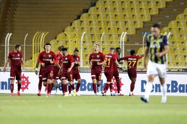 Fenerbahçe, sahasında Hes Kablo Kayserispor'u 2-1 mağlup etti Fenerbahçe, sahasında Hes Kablo Kayserispor'u 2-1 mağlup etti