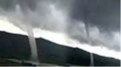 Kayseri'de 15 dakika boyunca etkili olan hortum cep telefonu kamerasında Kayseri'de 15 dakika boyunca etkili olan hortum cep telefonu kamerasında