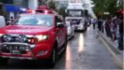 Isparta'da gül konvoyu renkli görüntülere sahne oldu