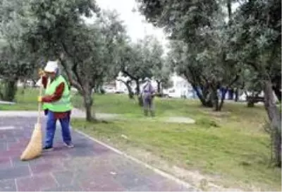 Mudanya'da yaz temizliği devam ediyor