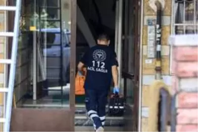 Polis ve itfaiye evde rahatsızlanan yaşlı adam için alarma geçti Polis ve itfaiye evde rahatsızlanan yaşlı adam için alarma geçti