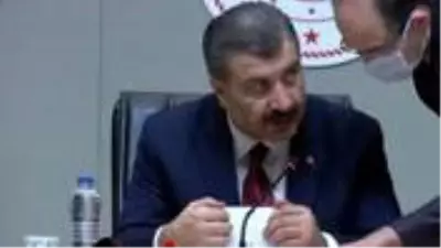 Salgın sürecinde Twitter'ı aktif kullanan Koca'dan 'Bana yaklaşmayın' paylaşımı Salgın sürecinde Twitter'ı aktif kullanan Koca'dan 'Bana yaklaşmayın' paylaşımı