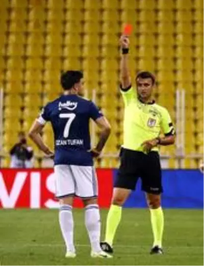 Süper Lig: Fenerbahçe: 0 Hes Kablo Kayserispor: 0 (İlk yarı) Süper Lig: Fenerbahçe: 0 Hes Kablo Kayserispor: 0 (İlk yarı)