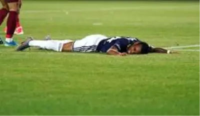 Süper Lig: Fenerbahçe: 0 Hes Kablo Kayserispor: 0 (İlk yarı) Süper Lig: Fenerbahçe: 0 Hes Kablo Kayserispor: 0 (İlk yarı)