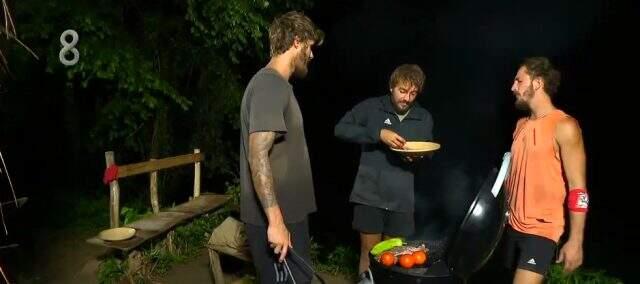 Survivor'da Nisa'ya sayı kaybeden Evrim gözyaşlarına hakim olamadı Survivor'da Nisa'ya sayı kaybeden Evrim gözyaşlarına hakim olamadı