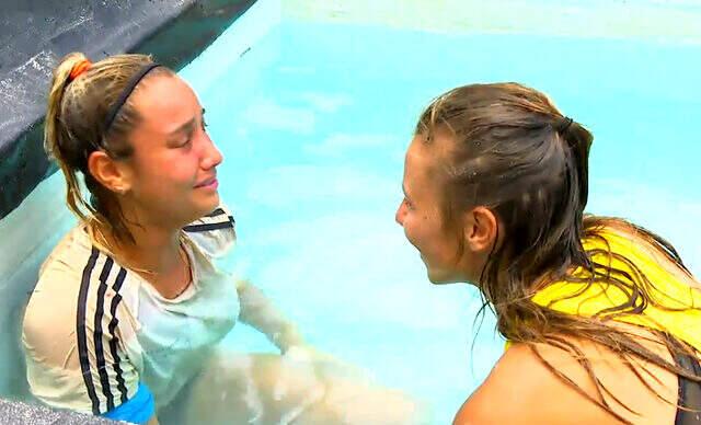 Survivor'da Nisa'ya sayı kaybeden Evrim gözyaşlarına hakim olamadı Survivor'da Nisa'ya sayı kaybeden Evrim gözyaşlarına hakim olamadı
