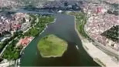 Temizlenerek maviliğe bürünen Haliç yeniden çamura döndü Temizlenerek maviliğe bürünen Haliç yeniden çamura döndü