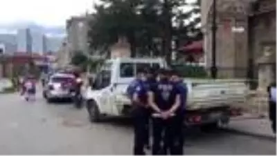 Son dakika haberi! Tokat'ta kan davası dehşeti...12 yıl önce kardeşini öldüren amcasının oğlunu yaraladı Son dakika haberi! Tokat'ta kan davası dehşeti...12 yıl önce kardeşini öldüren amcasının oğlunu yaraladı