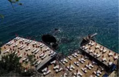 Antalya'nın falez plajları Pazartesi açılıyor Antalya'nın falez plajları Pazartesi açılıyor