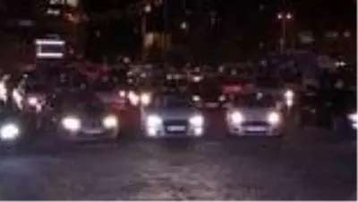'Arabalı sinema' etkinliği düzenlendi 'Arabalı sinema' etkinliği düzenlendi