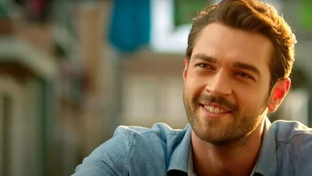 Çatı Katı Aşk dizisi konusu nedir? Çatı Katı Aşk oyuncuları kimler? Çatı Katı Aşk ne zaman başlıyor? Çatı Katı Aşk fragmanı izle!