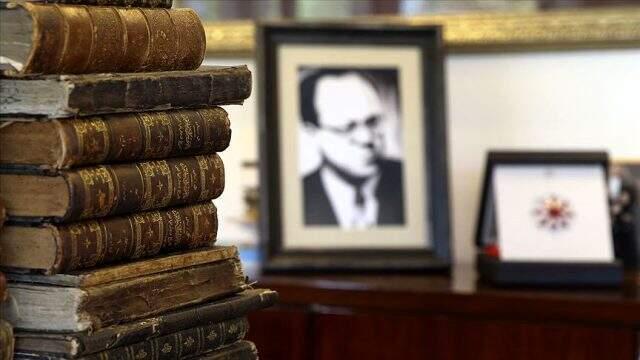 Cemil Meriç kimdir? Cemil Meriç eserleri nelerdir? Cemil Meriç hayatı ve biyografisi! Ünlü düşünür Cemil Meriç hakkında merak edilenler!