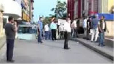 DEREDEN GELEN KÖTÜ KOKULAR BOSTANCI ESNAFINI İSYAN ETTİRDİ DEREDEN GELEN KÖTÜ KOKULAR BOSTANCI ESNAFINI İSYAN ETTİRDİ