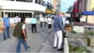 DEREDEN GELEN KÖTÜ KOKULAR BOSTANCI ESNAFINI İSYAN ETTİRDİ DEREDEN GELEN KÖTÜ KOKULAR BOSTANCI ESNAFINI İSYAN ETTİRDİ