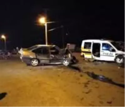 Son dakika 3. sayfa: Kahramanmaraş'ta otomobil ile polis aracı çarpıştı: 2 ölü, 4 yaralı Son dakika 3. sayfa: Kahramanmaraş'ta otomobil ile polis aracı çarpıştı: 2 ölü, 4 yaralı