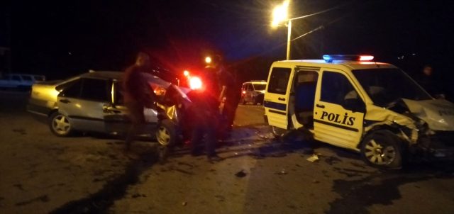 Kahramanmaraş'ta polis aracı ile otomobilin çarpıştığı kazada bir aile yok oldu