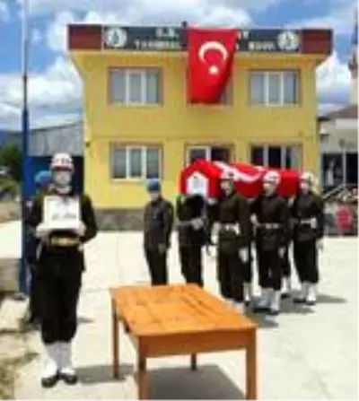 Kore gazisi toprağa verildi Kore gazisi toprağa verildi