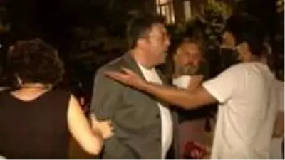Muhabirle tartışarak karakolluk olan Emre Kınay, olaylı geceyi anlattı: Hakaret ve tahrik vardı Muhabirle tartışarak karakolluk olan Emre Kınay, olaylı geceyi anlattı: Hakaret ve tahrik vardı