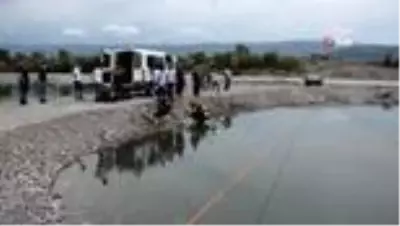 Serinlemek için girdiği ırmakta boğuldu