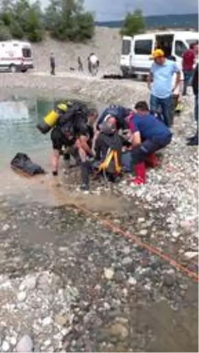 Serinlemek için girdiği Kelkit Çayı'nda boğuldu