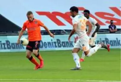 Süper Lig: Medipol Başakşehir: 0 Aytemiz Alanyaspor: 0 (İlk yarı) Süper Lig: Medipol Başakşehir: 0 Aytemiz Alanyaspor: 0 (İlk yarı)