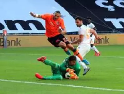 Süper Lig: Medipol Başakşehir: 0 Aytemiz Alanyaspor: 0 (İlk yarı) Süper Lig: Medipol Başakşehir: 0 Aytemiz Alanyaspor: 0 (İlk yarı)