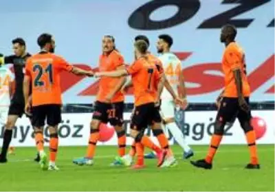 Süper Lig: Medipol Başakşehir: 2 Aytemiz Alanyaspor: 0 (Maç sonucu) Süper Lig: Medipol Başakşehir: 2 Aytemiz Alanyaspor: 0 (Maç sonucu)