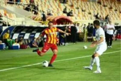 Süper Lig: Yeni Malatyaspor: 1 Kasımpaşa: 0 (İlk yarı) Süper Lig: Yeni Malatyaspor: 1 Kasımpaşa: 0 (İlk yarı)
