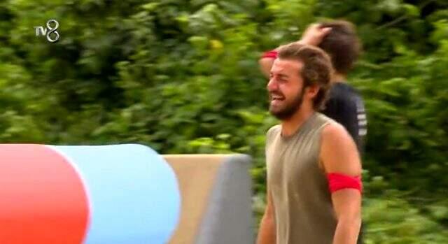 Survivor'da Elif ve Nisa dokunulmazlık oyununda sakatlandı Survivor'da Elif ve Nisa dokunulmazlık oyununda sakatlandı